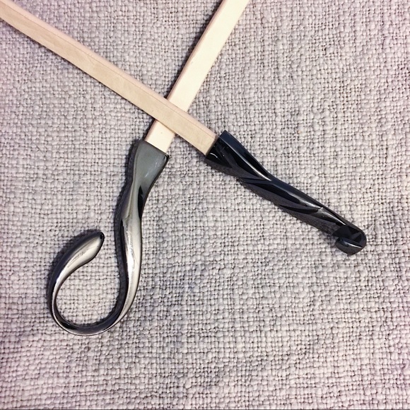 Express Adjustable faux leather belt - Picture 3 of 4